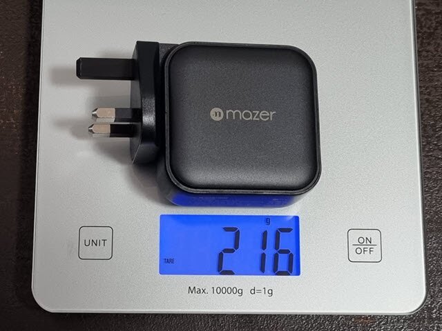 mazer-100w-gan2-charger-weight